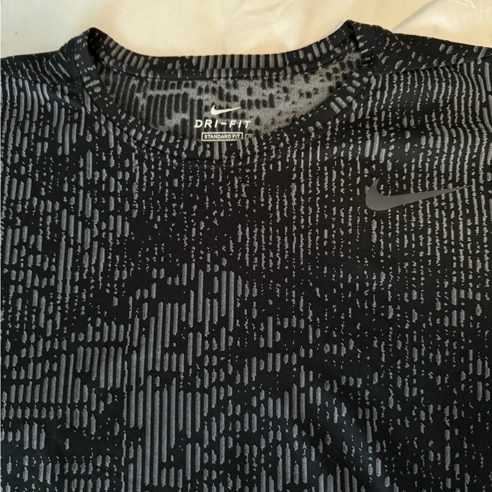 Nike workout shirt xl barely worn